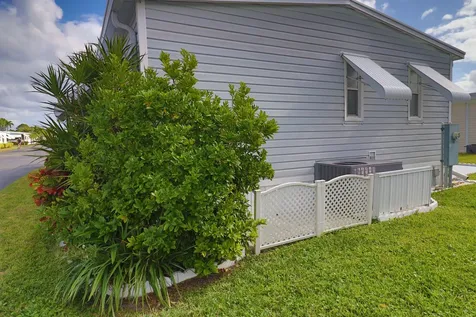 39012 Gayle Bay Boynton Beach FL 33436