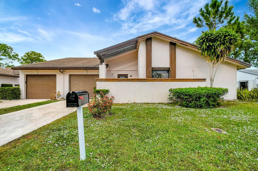 6107 Elsinore Circle Greenacres FL 33463