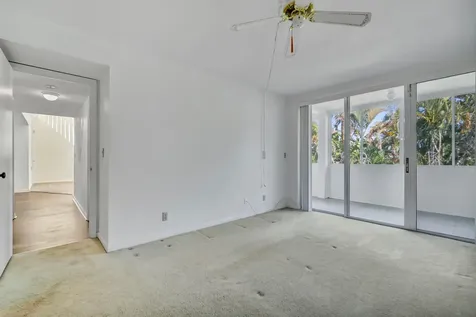 2528 Boundbrook Drive West Palm Beach FL 33406