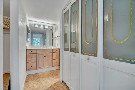 2528 Boundbrook Drive West Palm Beach FL 33406