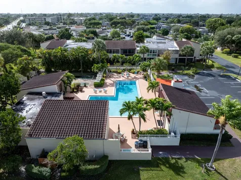 2528 Boundbrook Drive West Palm Beach FL 33406