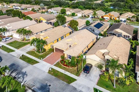 9531 Lago Drive Boynton Beach FL 33472