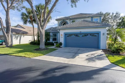 10 Lawrence Lake Drive Boynton Beach FL 33436