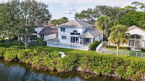 10 Lawrence Lake Drive Boynton Beach FL 33436