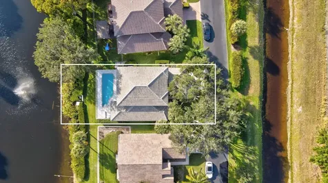 10 Lawrence Lake Drive Boynton Beach FL 33436