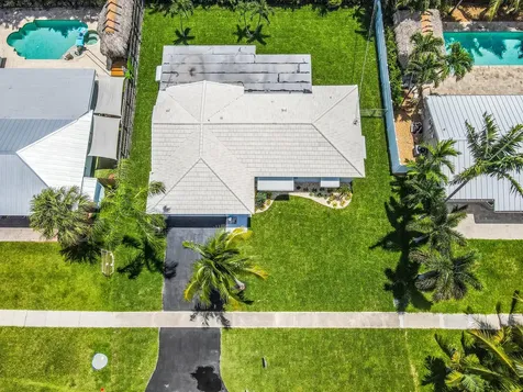 94 Mohigan Circle Boca Raton FL 33487