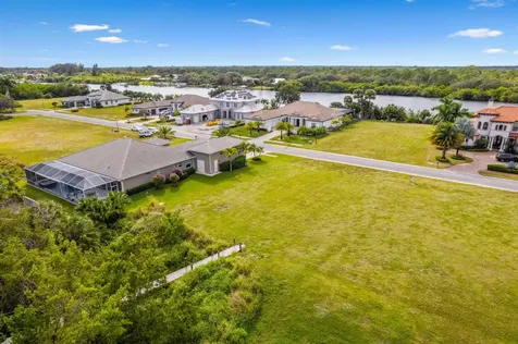 206 SE Fiore Bello Port Saint Lucie FL 34952