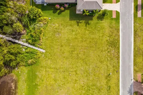 206 SE Fiore Bello Port Saint Lucie FL 34952