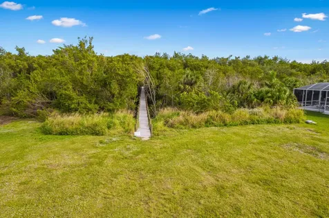 206 SE Fiore Bello Port Saint Lucie FL 34952