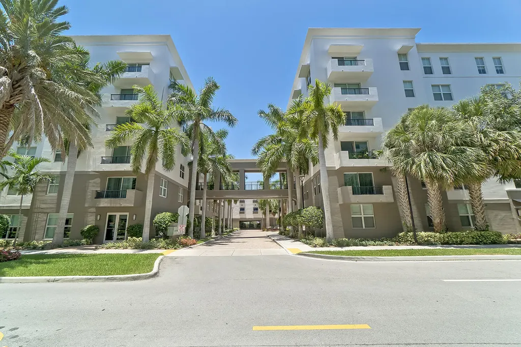 2401 NE 65th Street Fort Lauderdale FL 33308