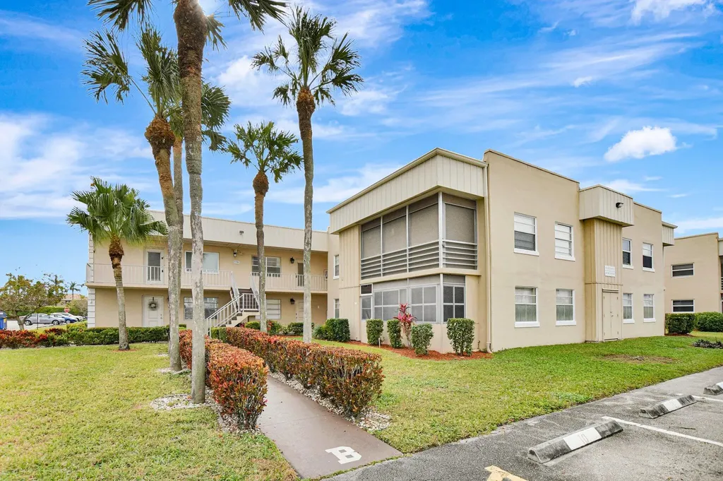 78 Burgundy B Delray Beach FL 33484