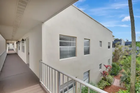 78 Burgundy B Delray Beach FL 33484