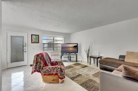 78 Burgundy B Delray Beach FL 33484