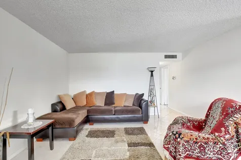 78 Burgundy B Delray Beach FL 33484