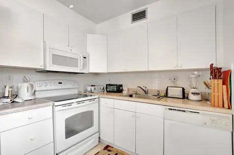 78 Burgundy B Delray Beach FL 33484