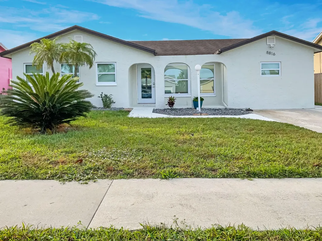 8816 Sw 11th Street Boca Raton FL 33433