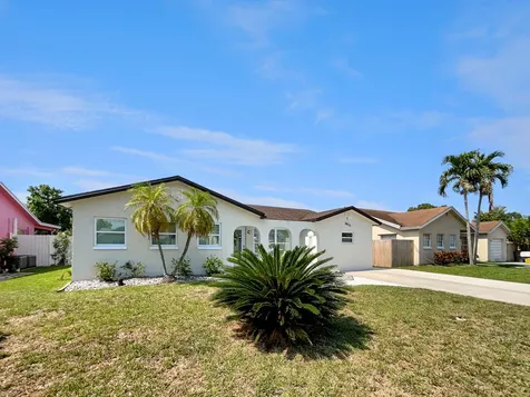 8816 Sw 11th Street Boca Raton FL 33433