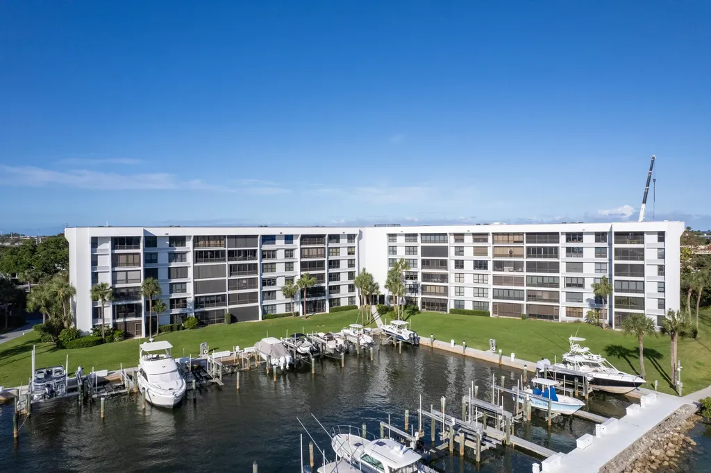 1748 Jupiter Cove Drive Jupiter FL 33469