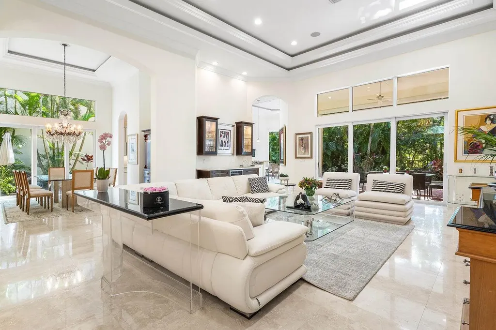 6352 Bellamalfi Street Boca Raton FL 33496