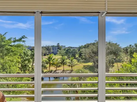 3510 Oaks Way Pompano Beach FL 33069