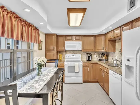 3510 Oaks Way Pompano Beach FL 33069