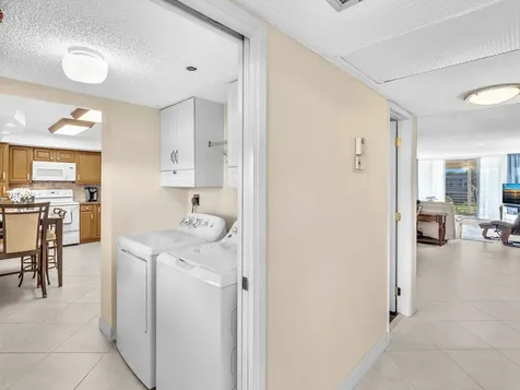 3510 Oaks Way Pompano Beach FL 33069