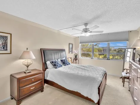 3510 Oaks Way Pompano Beach FL 33069