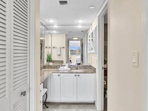 3510 Oaks Way Pompano Beach FL 33069