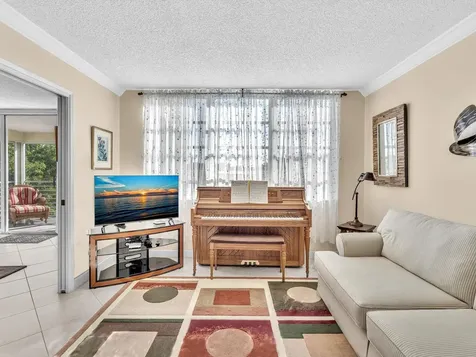3510 Oaks Way Pompano Beach FL 33069