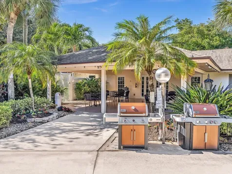 3510 Oaks Way Pompano Beach FL 33069