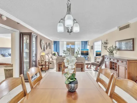 3510 Oaks Way Pompano Beach FL 33069