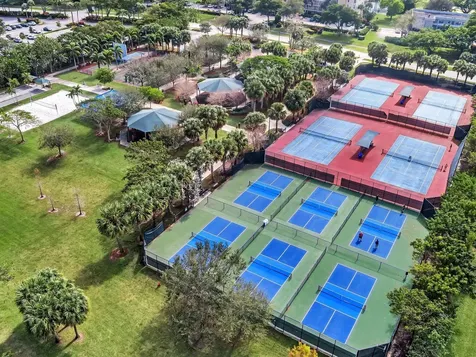 3510 Oaks Way Pompano Beach FL 33069