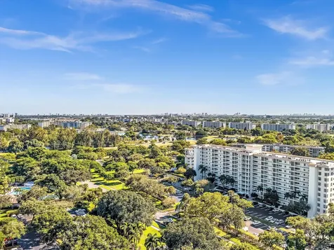 3510 Oaks Way Pompano Beach FL 33069