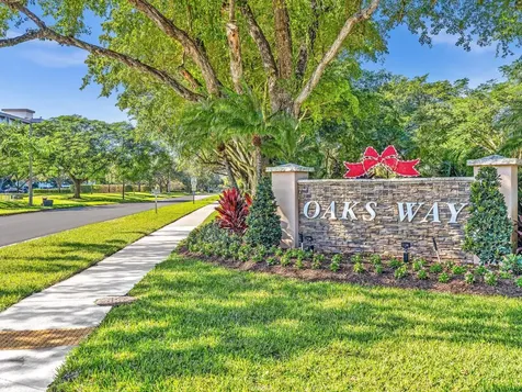 3510 Oaks Way Pompano Beach FL 33069
