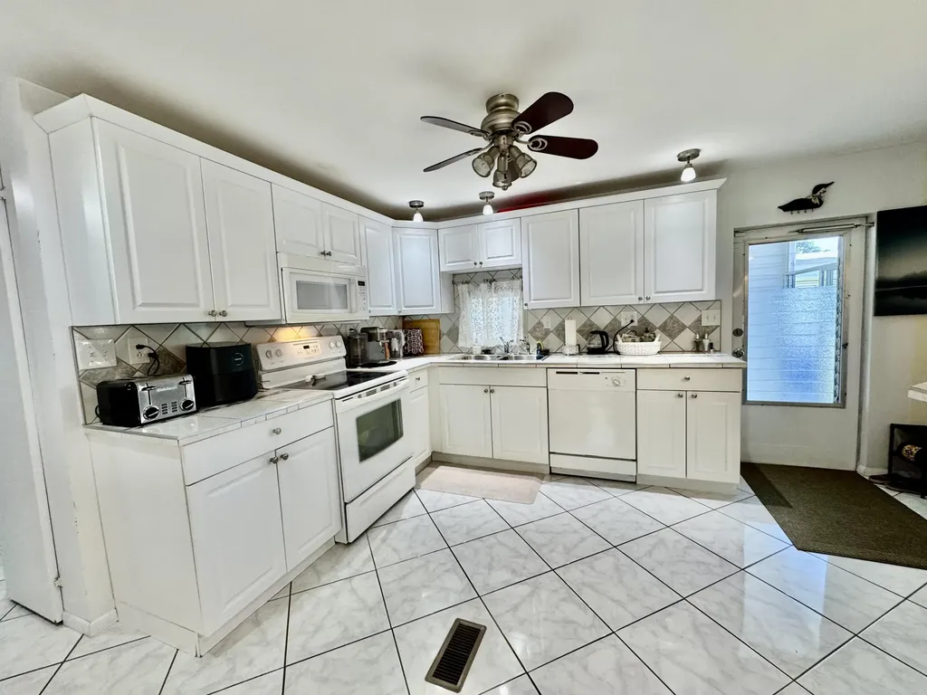 8341 Chisum Trail Boca Raton FL 33433