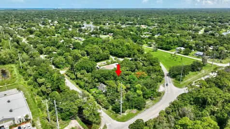 8810 Emerson Avenue Fort Pierce FL 34951