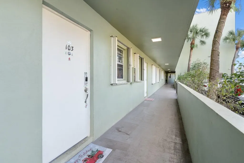 1638 Embassy Drive West Palm Beach FL 33401