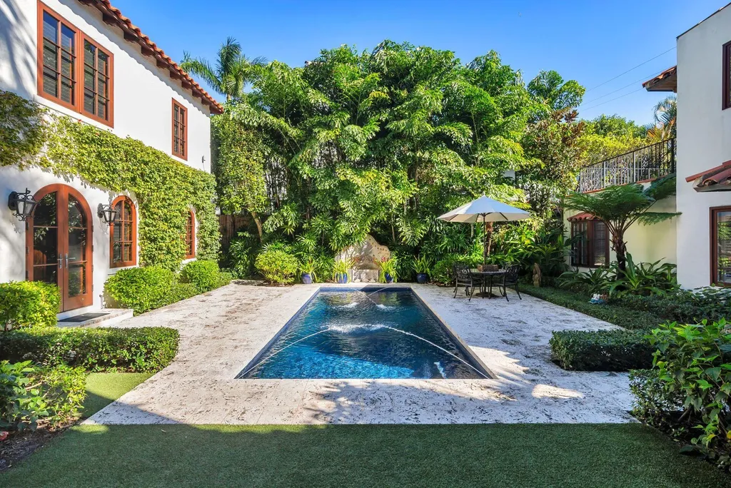 424 Brazilian Avenue Palm Beach FL 33480
