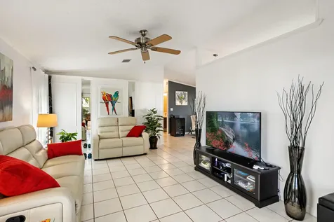 2002 Antigua Bay Boynton Beach FL 33436