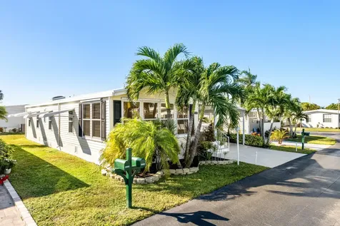 2002 Antigua Bay Boynton Beach FL 33436