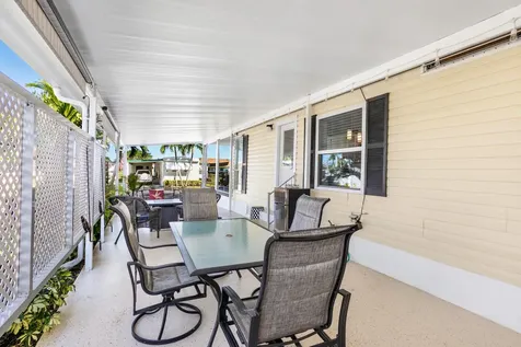 2002 Antigua Bay Boynton Beach FL 33436