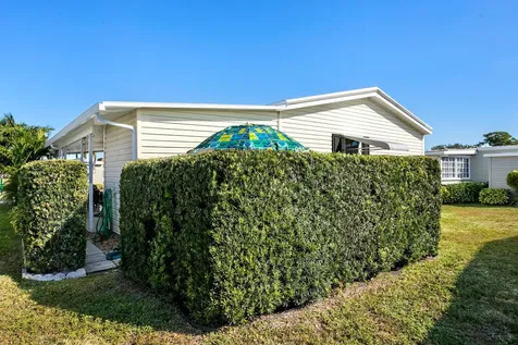 2002 Antigua Bay Boynton Beach FL 33436