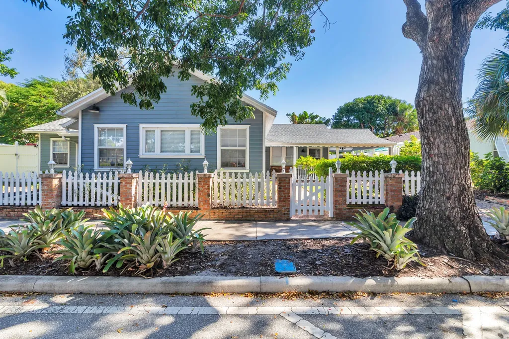 1308 Lake Avenue West Palm Beach FL 33401