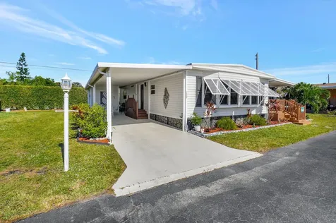 51006 Galina Bay Boynton Beach FL 33436