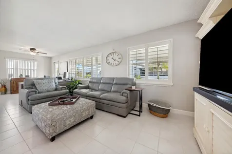 2398 Sw 11th Avenue Boynton Beach FL 33426