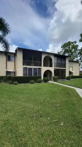 321 Knotty Pine Circle Greenacres FL 33463