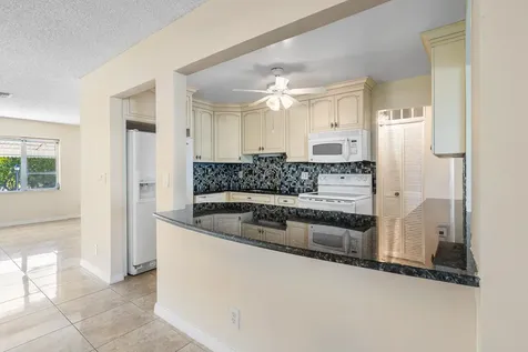 1403 Sw 22nd Way Boynton Beach FL 33426