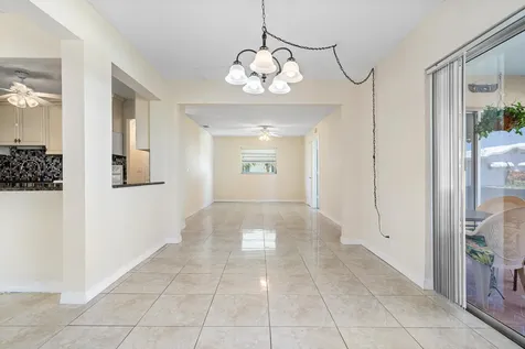 1403 Sw 22nd Way Boynton Beach FL 33426