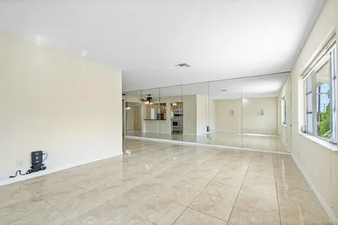 1403 Sw 22nd Way Boynton Beach FL 33426