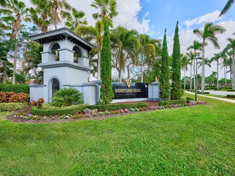 8071 Brindisi Lane Boynton Beach FL 33472